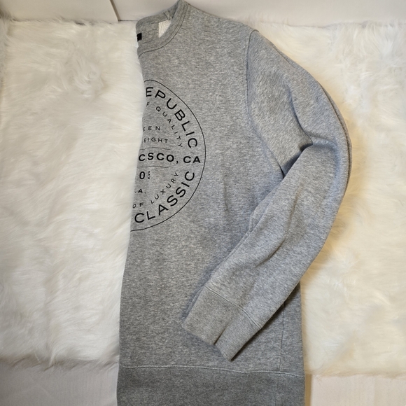 Gray Banana Republic Graphic Sweatshirt - Picture 2 of 2